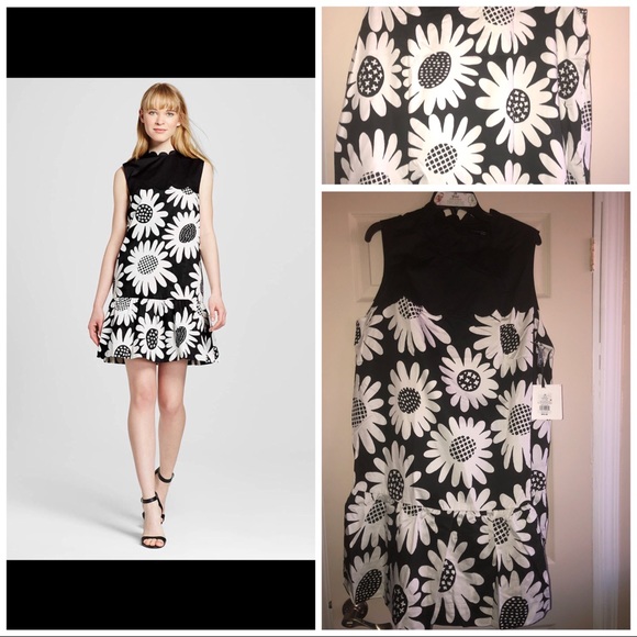 black and white daisy dress